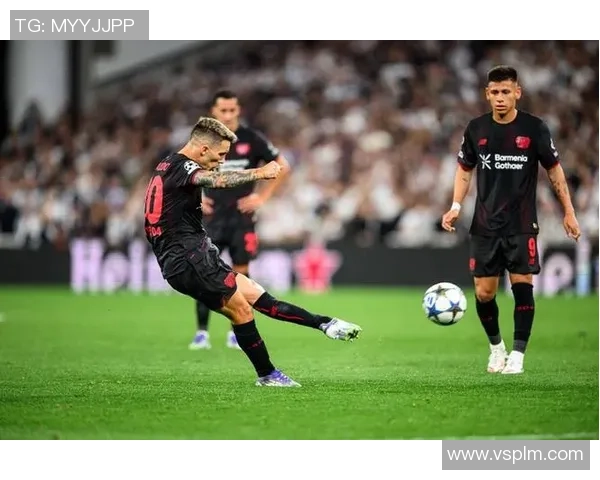 足球场上拥有爪子的球星是谁 揭秘那些具备非凡脚法和扑救能力的传奇人物